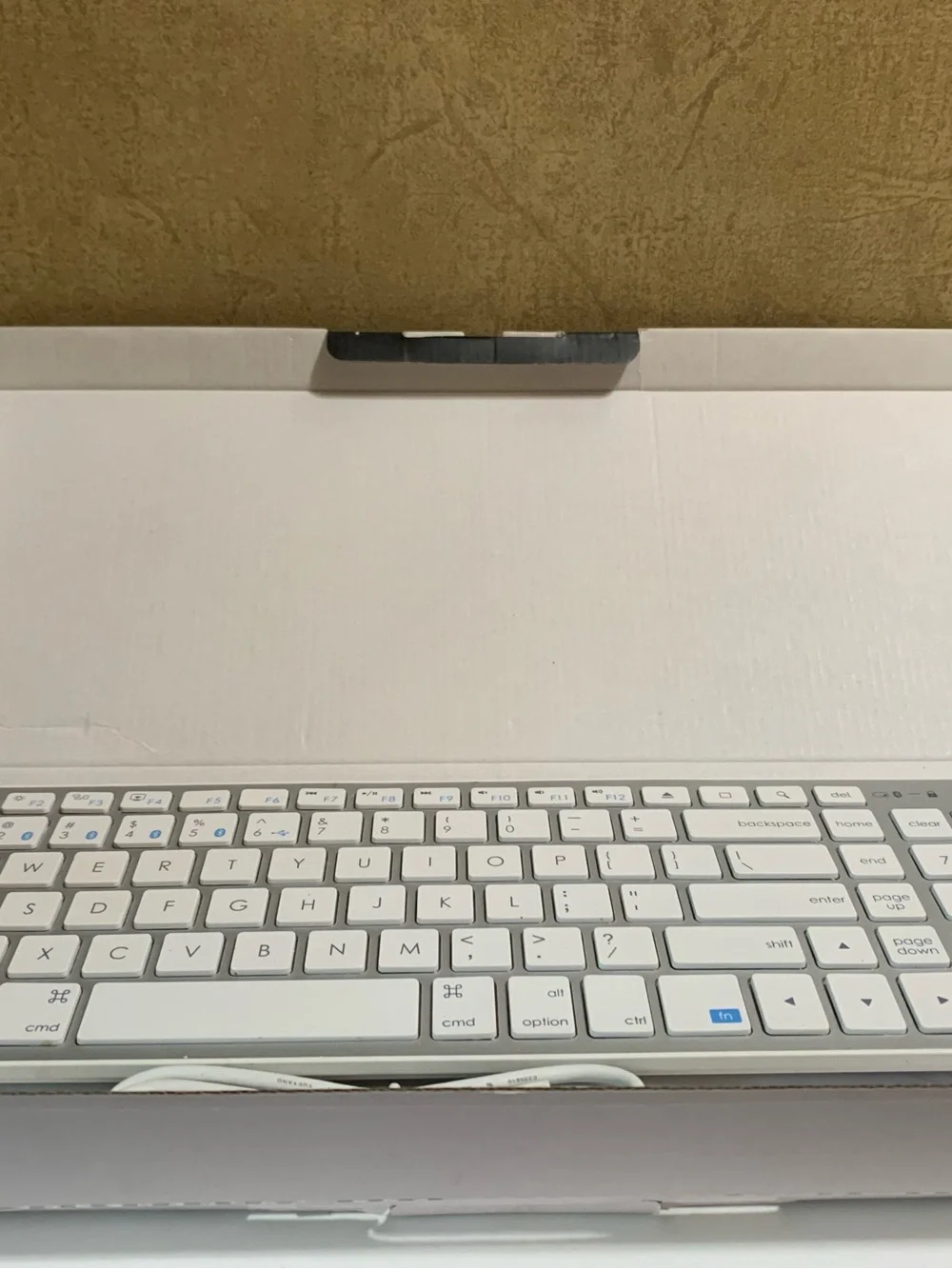 Satechi Bluetooth Wireless Smart Keyboard ST-BWSKMS NEW in Box